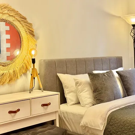 Centre 2bed For 5 Guests 2 Minutes From High Street Φιλιππούπολη