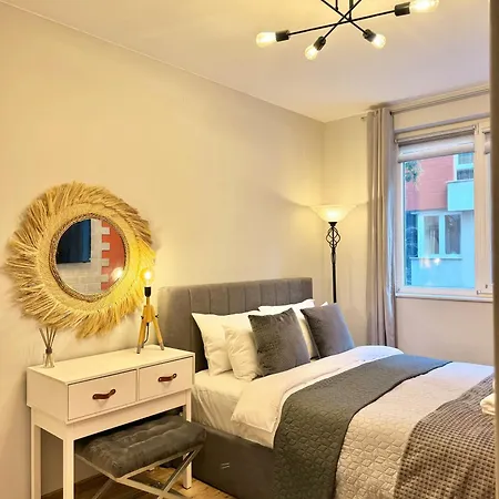 Centre 2bed For 5 Guests 2 Minutes From High Street דירה *